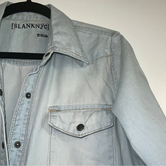 Blank NYC chambray light wash denim button down shirt SIZE: SMALL - Picture 5 of 9